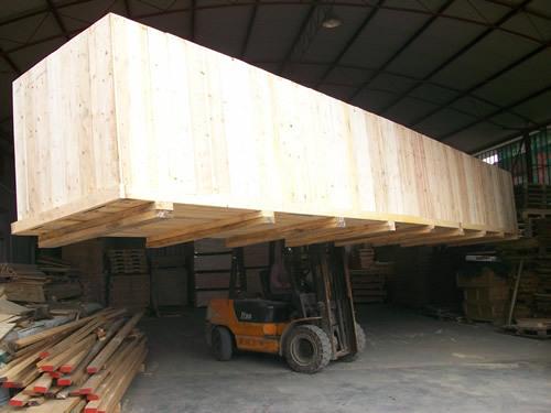   本公司生成各种规格木箱或竹箱: 实木木箱,胶合板木箱